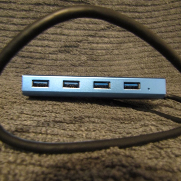 UH3047C SuperSpeed USB-C to USB3.0 4 Port Aluminum HUB Model: WL-UH3047C - Picture 1 of 10